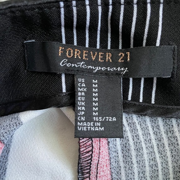 Mid Rise Striped Shorts - Picture 2 of 4